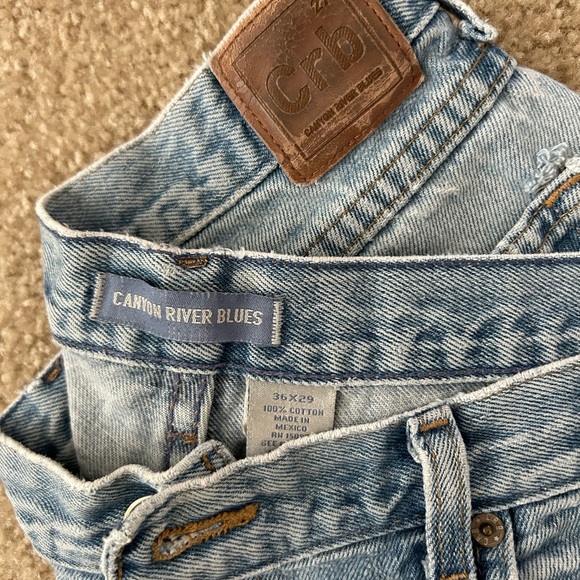 Distressed Canyon River Blues Men’s jeans size 36X29 light blue w/multiple rips. - Picture 3 of 7